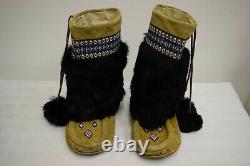 Vintage Native American Moccasins Boots Beaded Pattern With Fur
