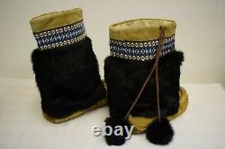 Vintage Native American Moccasins Boots Beaded Pattern With Fur