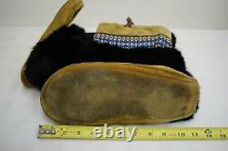 Vintage Native American Moccasins Boots Beaded Pattern With Fur
