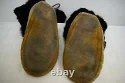 Vintage Native American Moccasins Boots Beaded Pattern With Fur Blue White