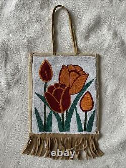 Vintage Native American Plateau Indian Beaded Bag Flowers Tulips