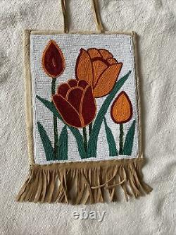 Vintage Native American Plateau Indian Beaded Bag Flowers Tulips