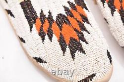 Vintage PAIR OF FULLY BEADED Native American SIOUX Indian MOCCASINS Shoes