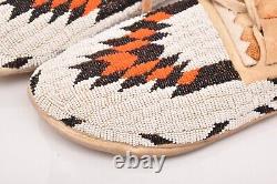 Vintage PAIR OF FULLY BEADED Native American SIOUX Indian MOCCASINS Shoes