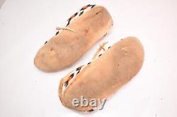 Vintage PAIR OF FULLY BEADED Native American SIOUX Indian MOCCASINS Shoes