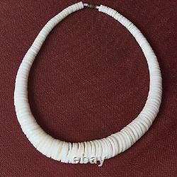 Vintage Santo Domingo Graduated Shell Necklace Native American Barrel Clasp