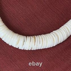 Vintage Santo Domingo Graduated Shell Necklace Native American Barrel Clasp