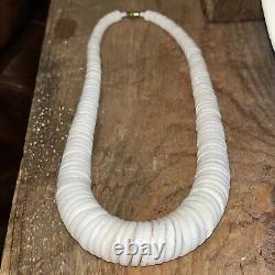 Vintage Santo Domingo Graduated Shell Necklace Native American Barrel Clasp