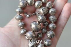 Vintage stamped sterling silver GRADUATED NAVAJO PEARLS BENCH BEAD Necklace 16