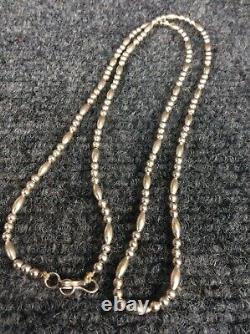 Vtg Native American Navajo Sterling Silver small bench beads necklace