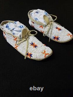 Womens Size 9 Full Beaded Star Design Buckskin Native American Indian Moccasins