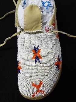 Womens Size 9 Full Beaded Star Design Buckskin Native American Indian Moccasins